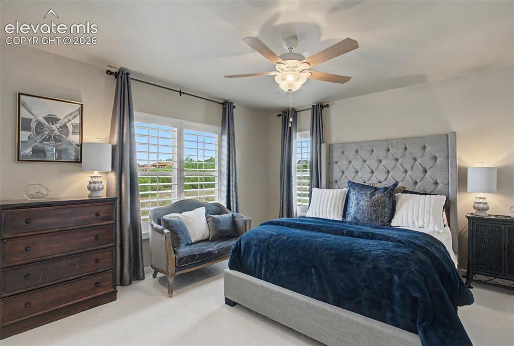 Image 19 of 37: Bedroom