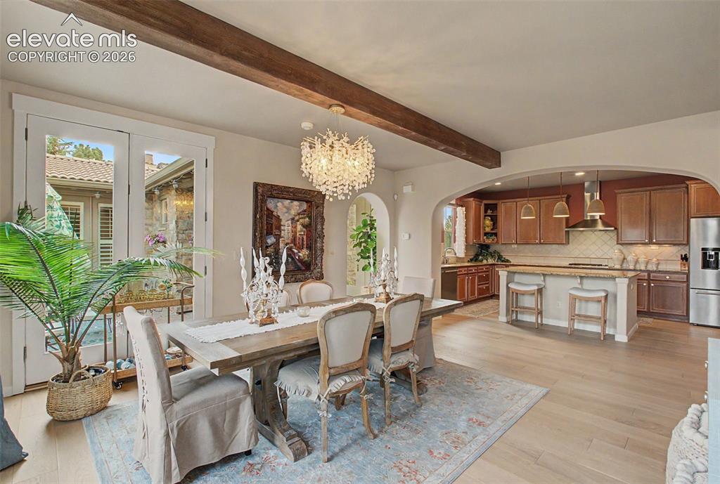 Image 4 of 37: Dining Area