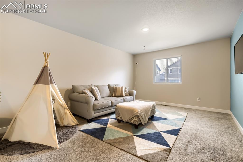 Image 10 of 25: Loft