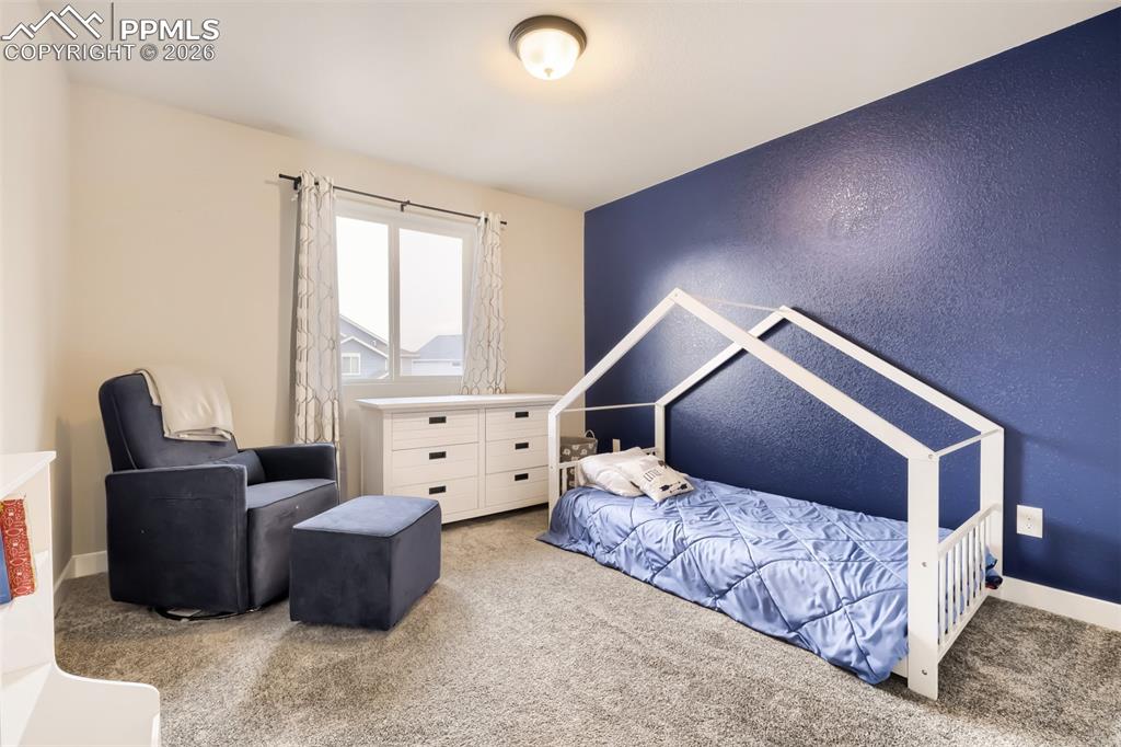 Image 12 of 25: Bedroom