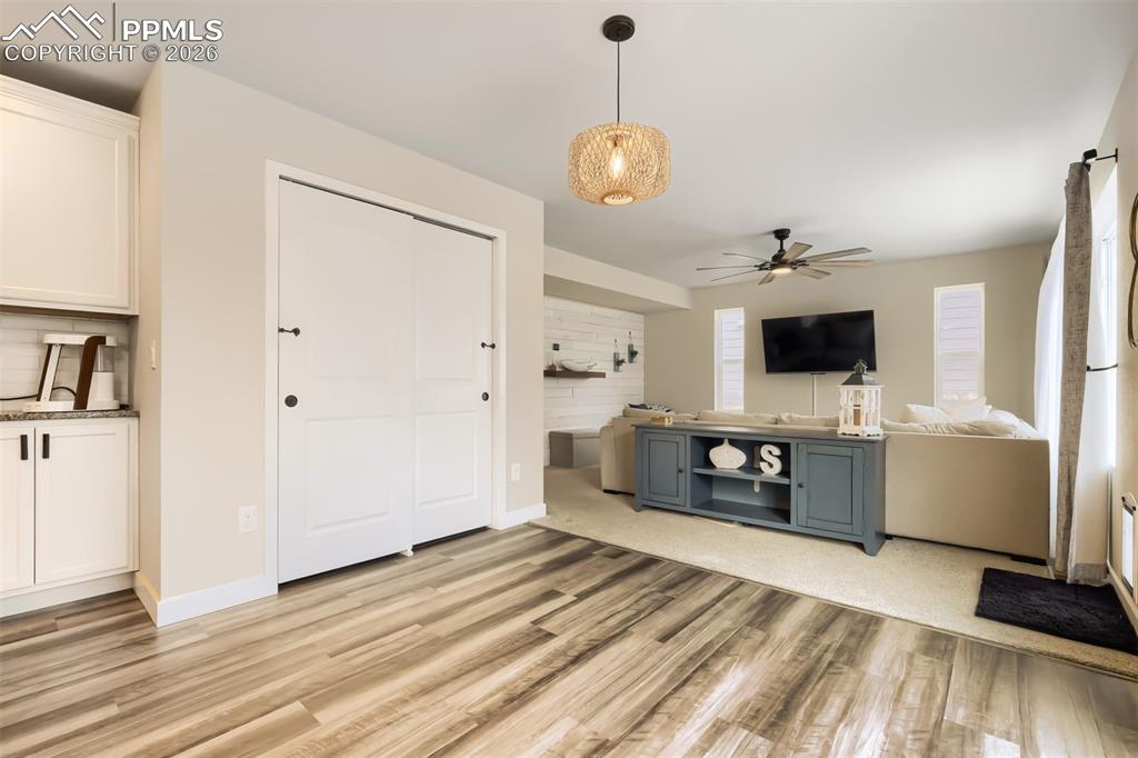 Image 2 of 25: Living Room