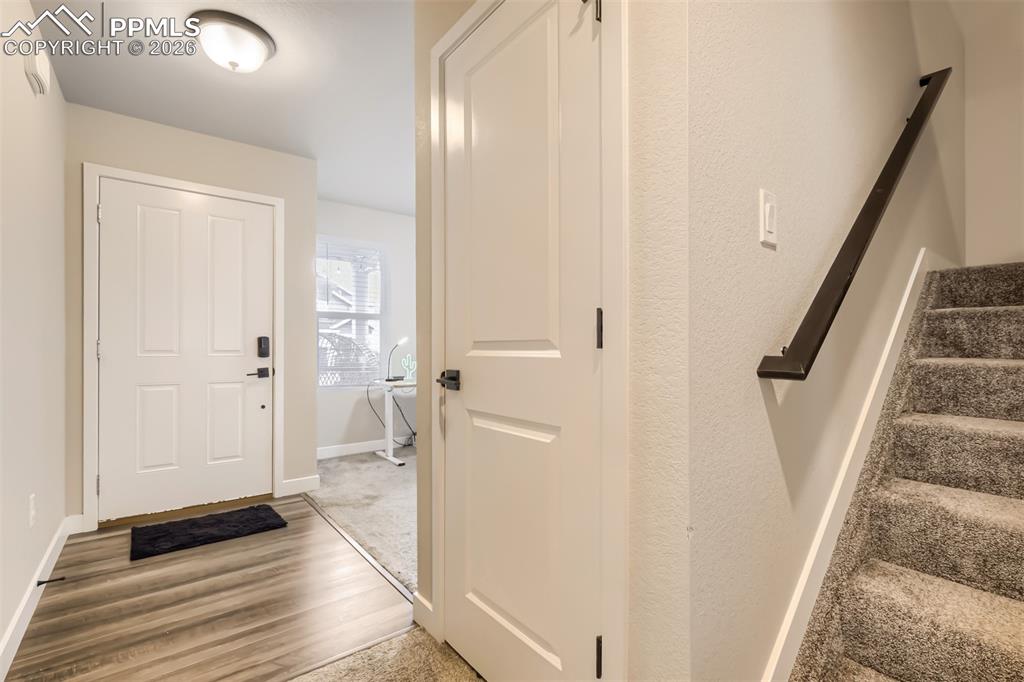 Image 22 of 25: Entry