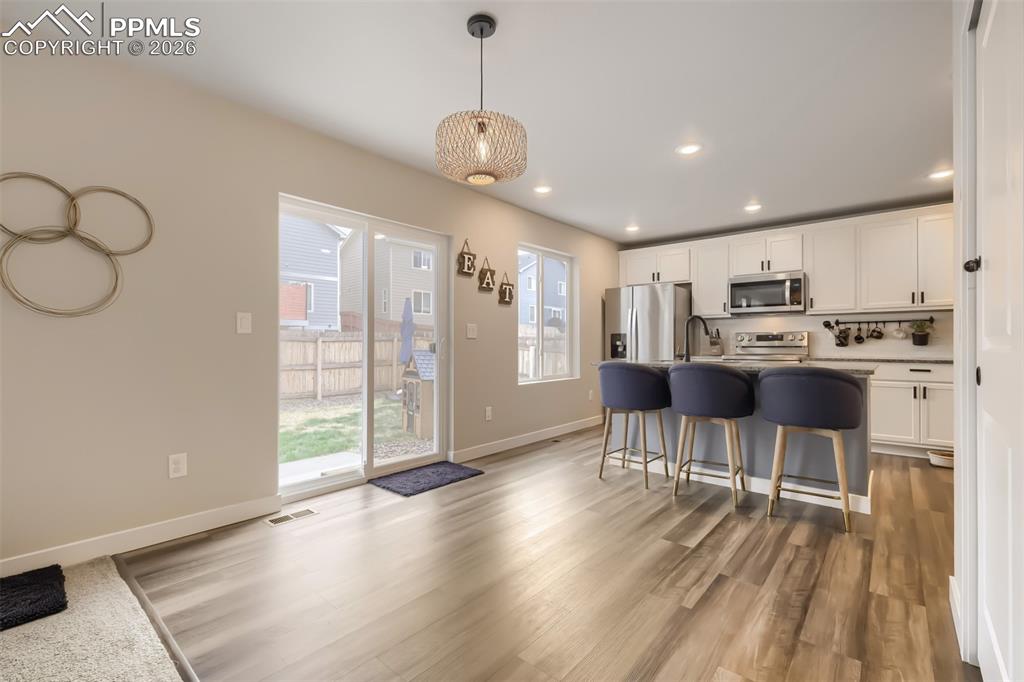 Image 3 of 25: Kitchen