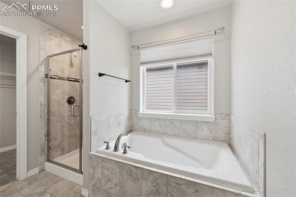 Image 20 of 40: Bathroom