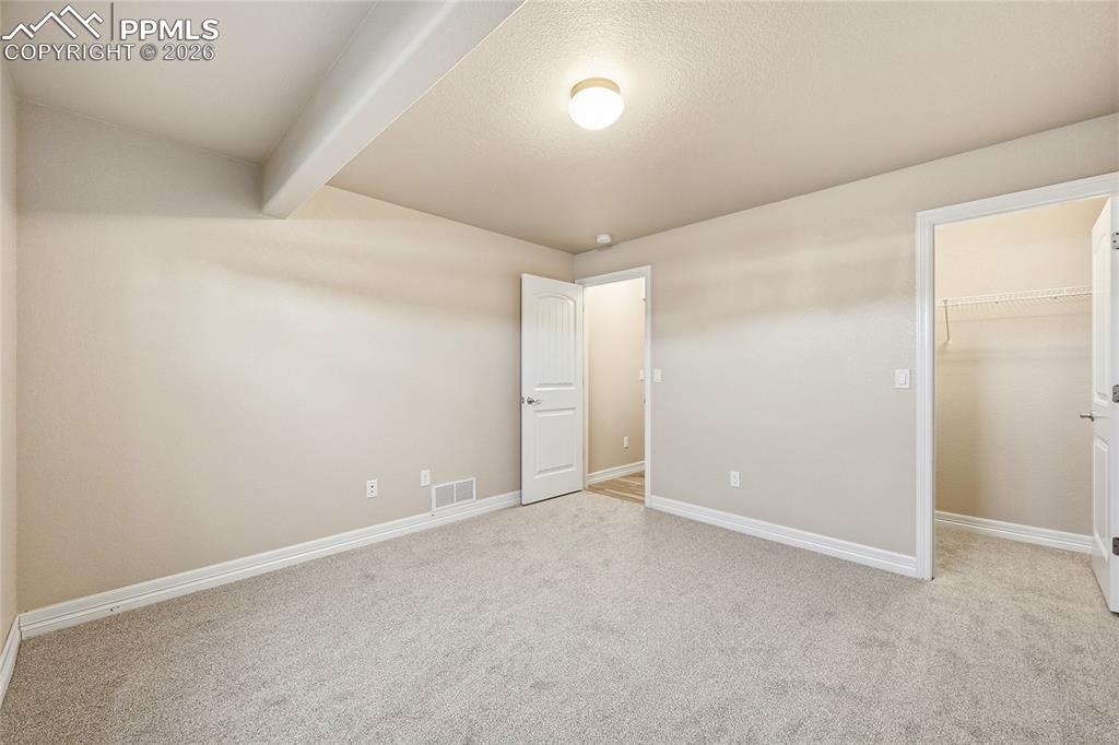 Image 32 of 40: Bedroom