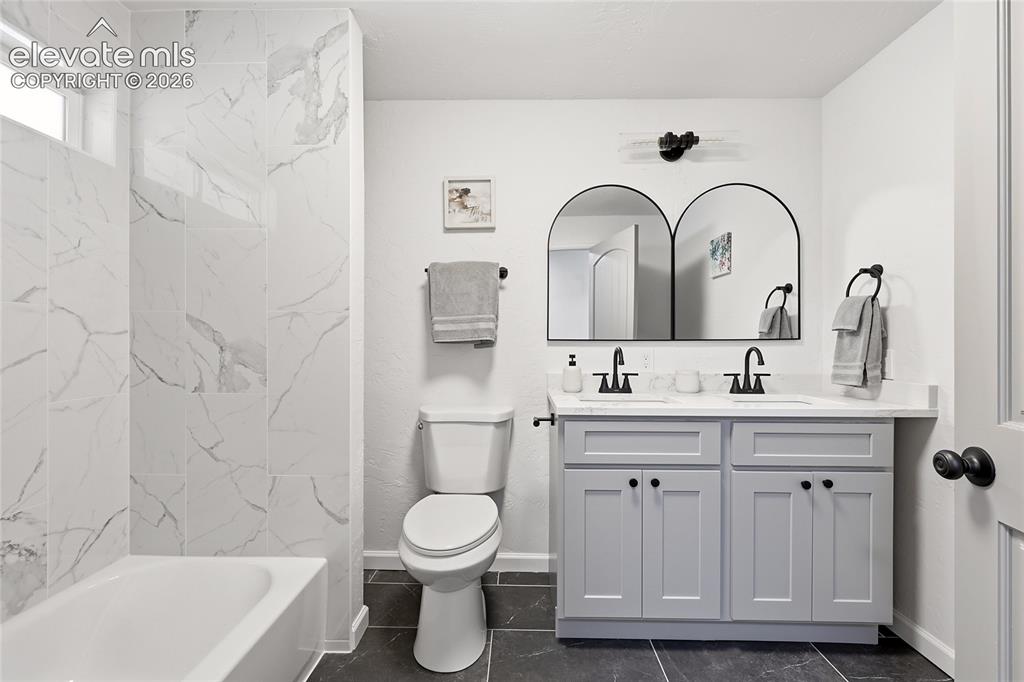 Image 4 of 36: Bathroom