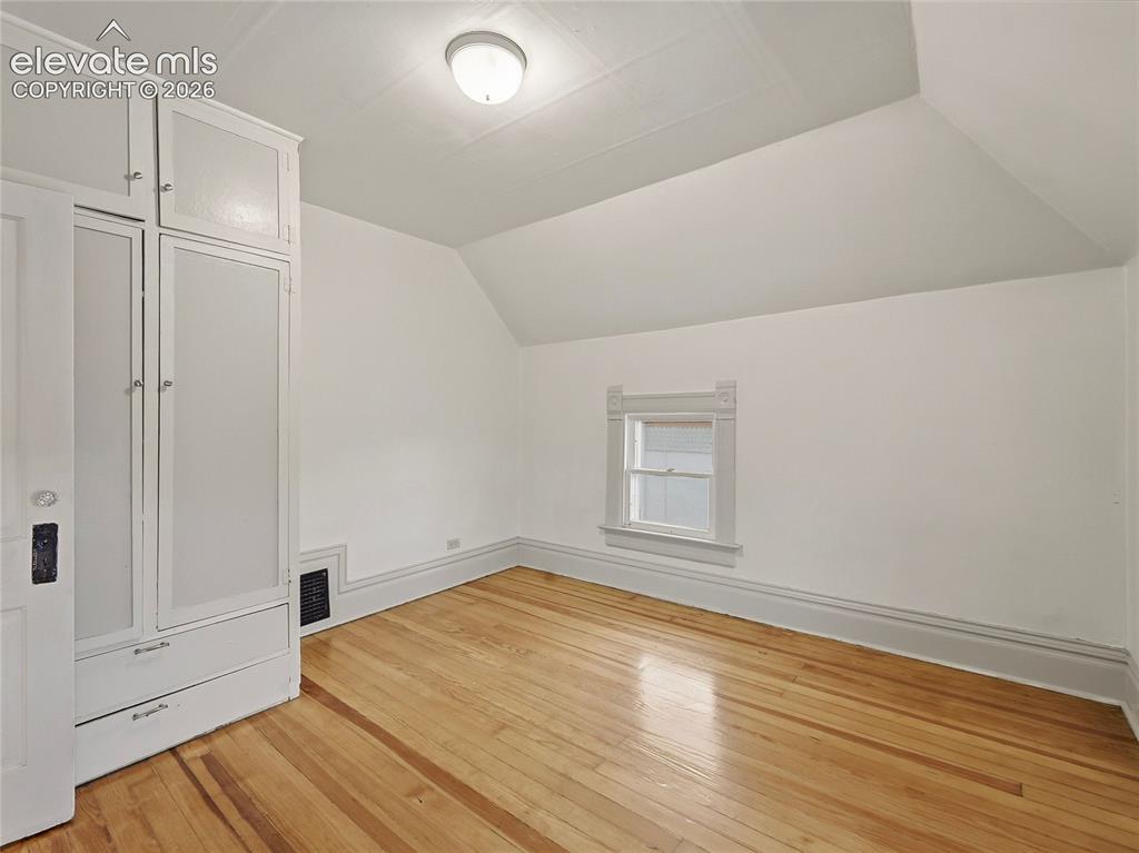 Image 24 of 33: Upstairs bedroom #3