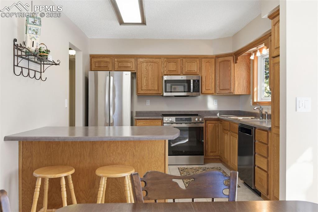 Image 11 of 45: Kitchen