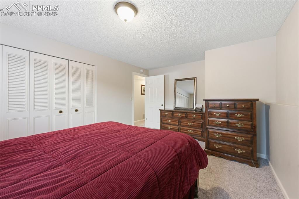 Image 37 of 45: Bedroom