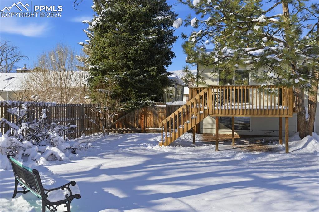 Image 43 of 45: Yard