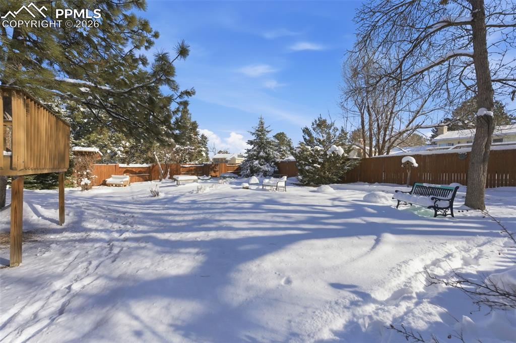 Image 45 of 45: Yard