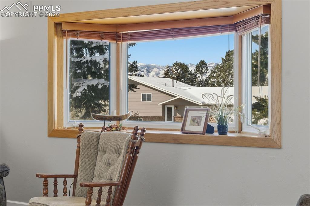 Image 7 of 45: Sitting Room