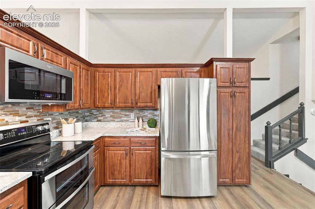 Image 11 of 49: Kitchen