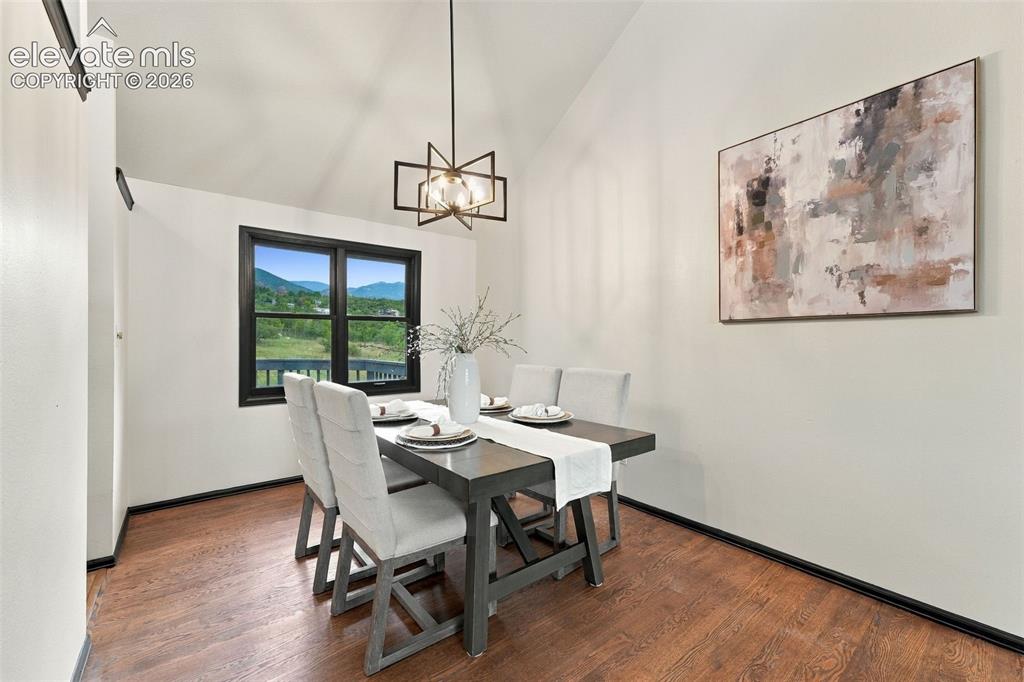 Image 12 of 49: Dining Area