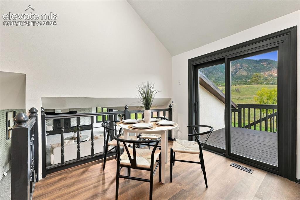 Image 7 of 49: Dining Area