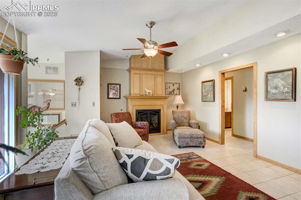 Image 12 of 50: Living Room