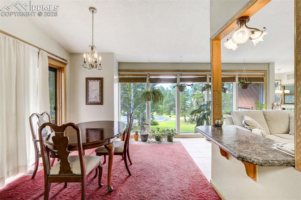 Image 17 of 50: Dining Area