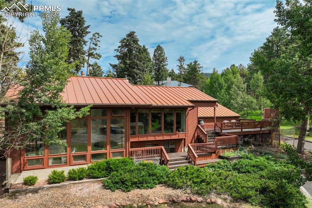 Image 2 of 50: Back of Structure