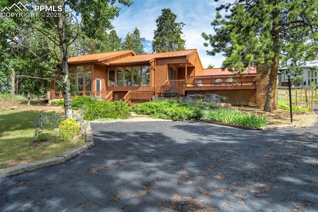 Image 3 of 50: Front of Structure