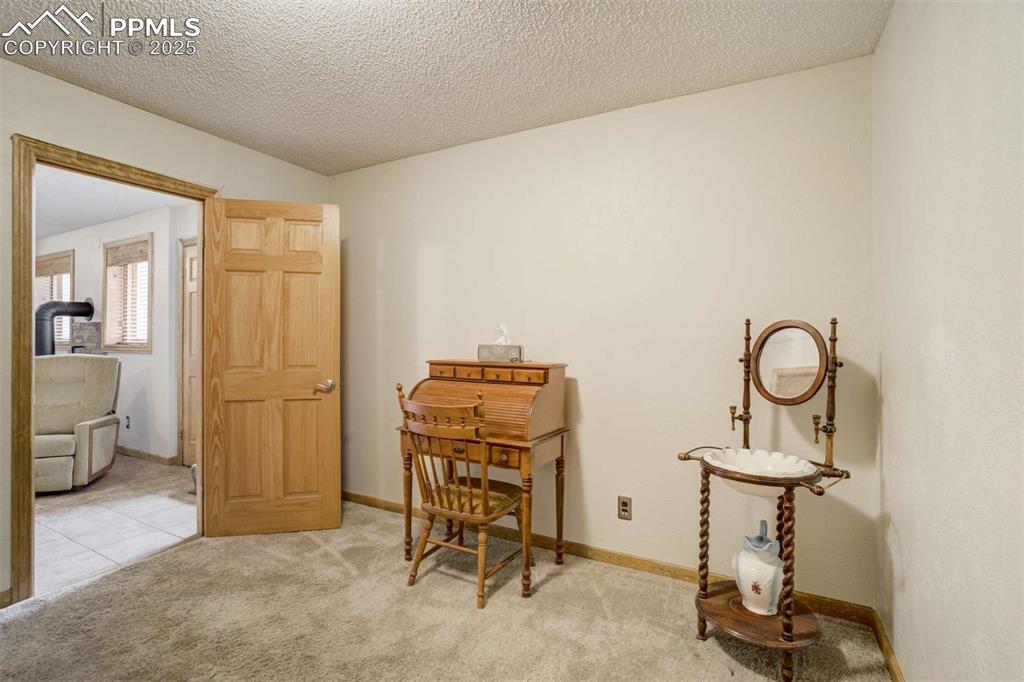 Image 34 of 50: Sitting Room