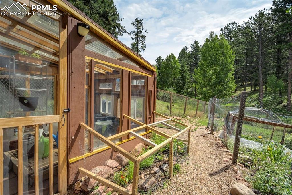 Image 44 of 50: Yard