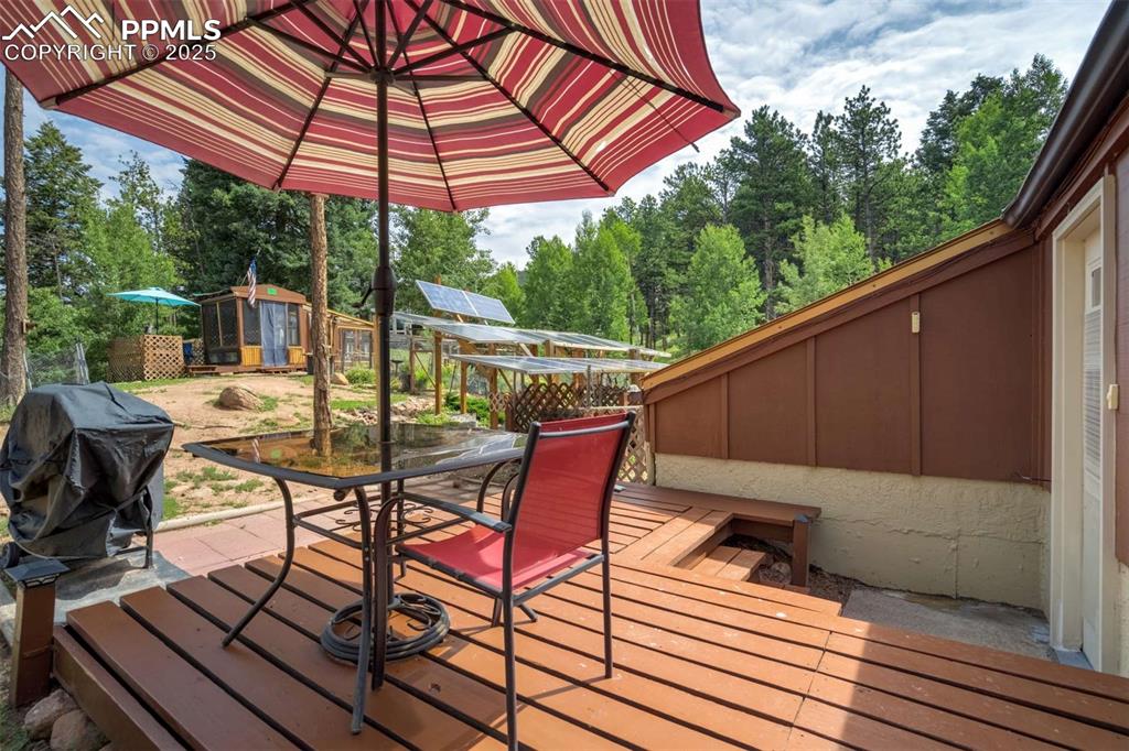 Image 46 of 50: Deck