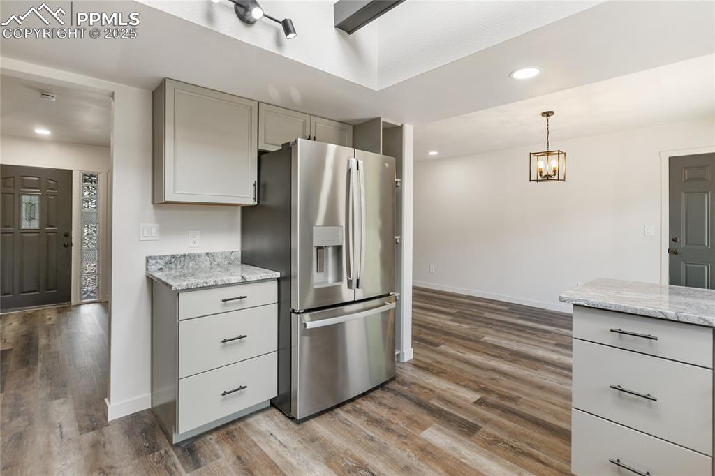 Image 15 of 36: Kitchen