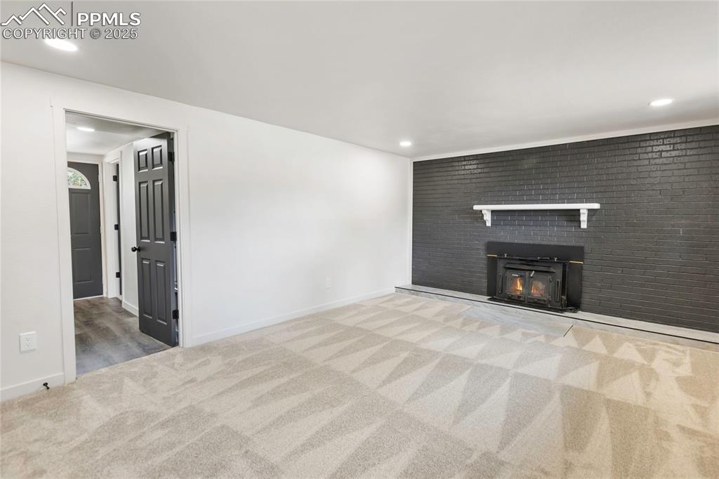 Image 16 of 36: Living Room