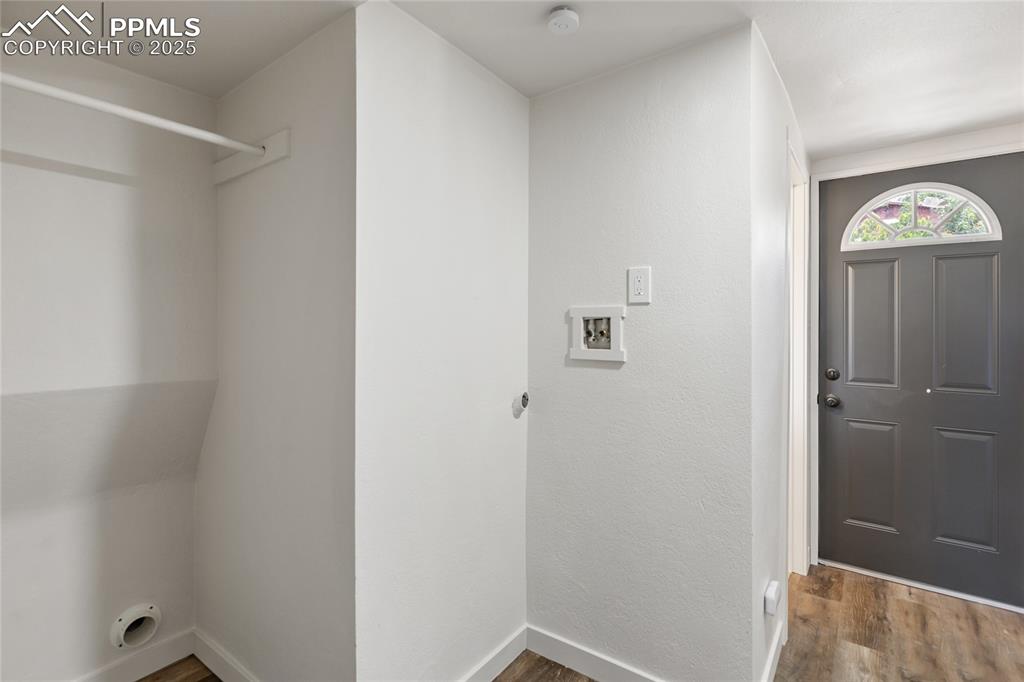 Image 19 of 36: Laundry