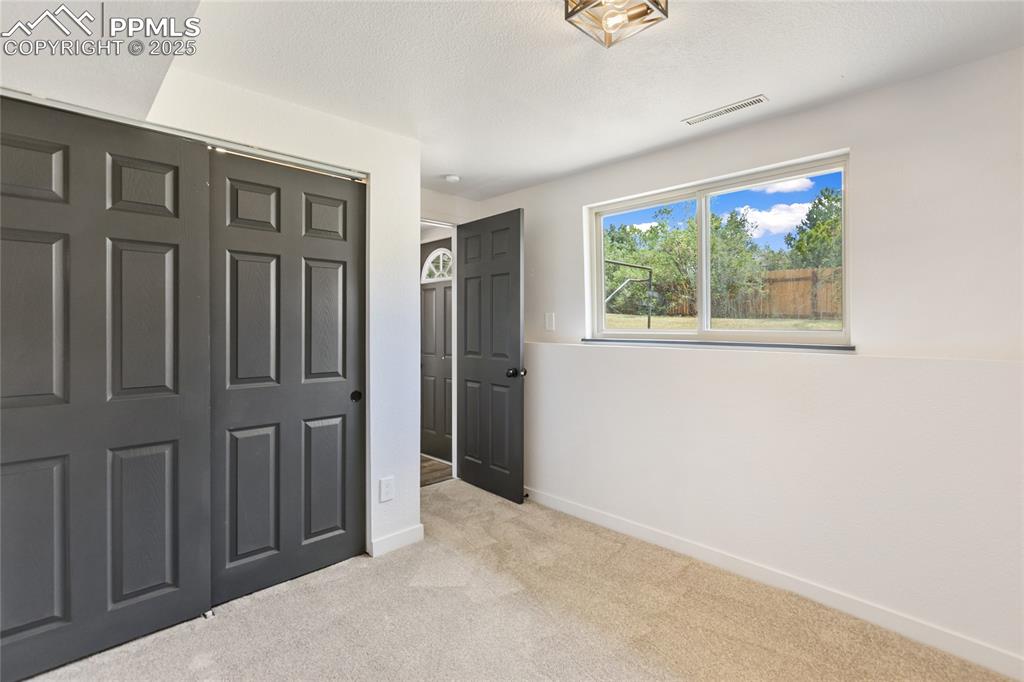 Image 20 of 36: Bedroom