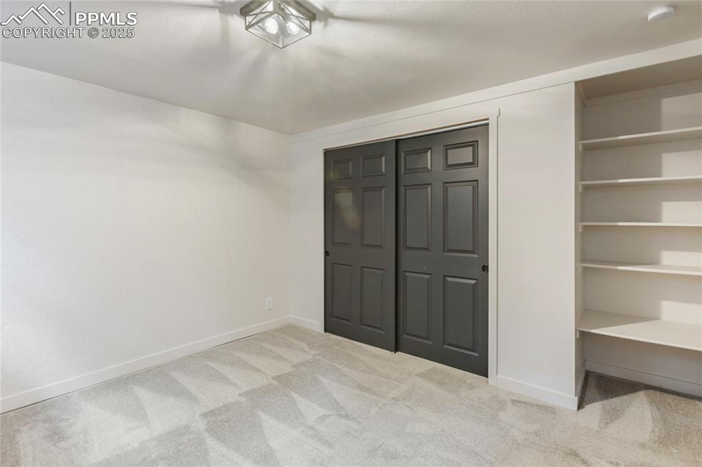 Image 23 of 36: Bedroom