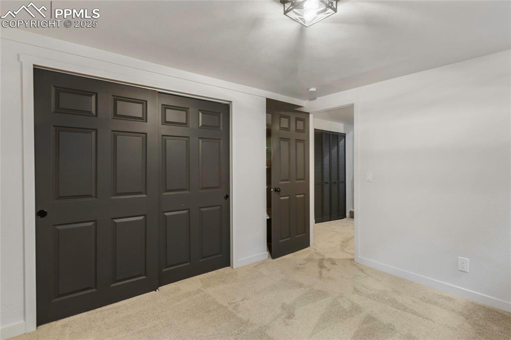 Image 24 of 36: Bedroom