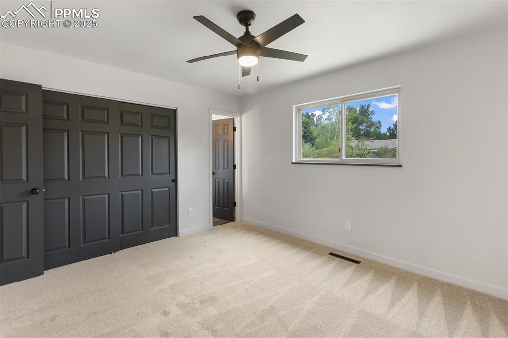 Image 26 of 36: Bedroom