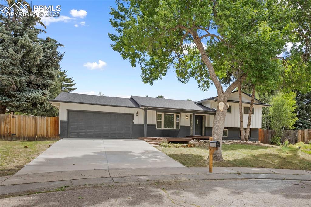 Image 5 of 36: Front of Structure