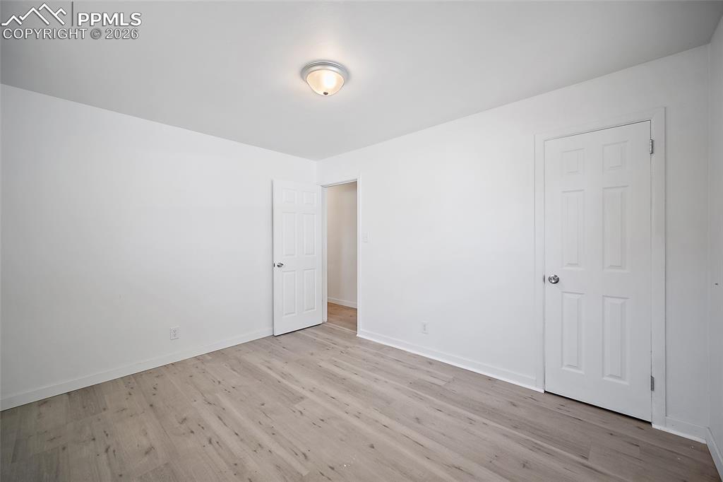 Image 23 of 33: Bedroom