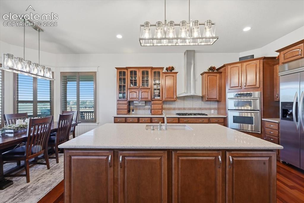Image 11 of 50: Kitchen