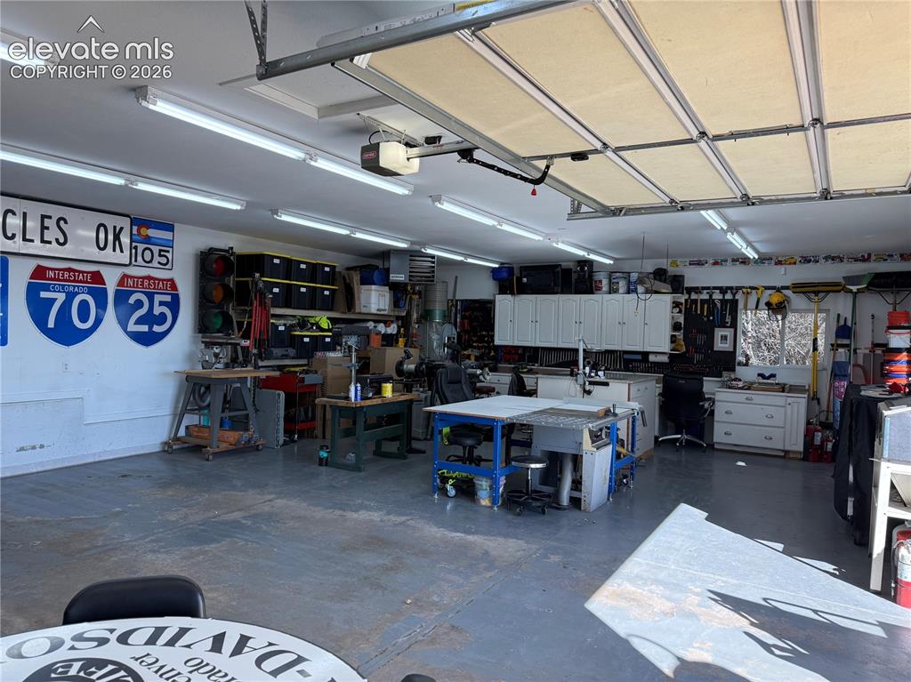 Image 39 of 50: Shop & Garage - Detached 