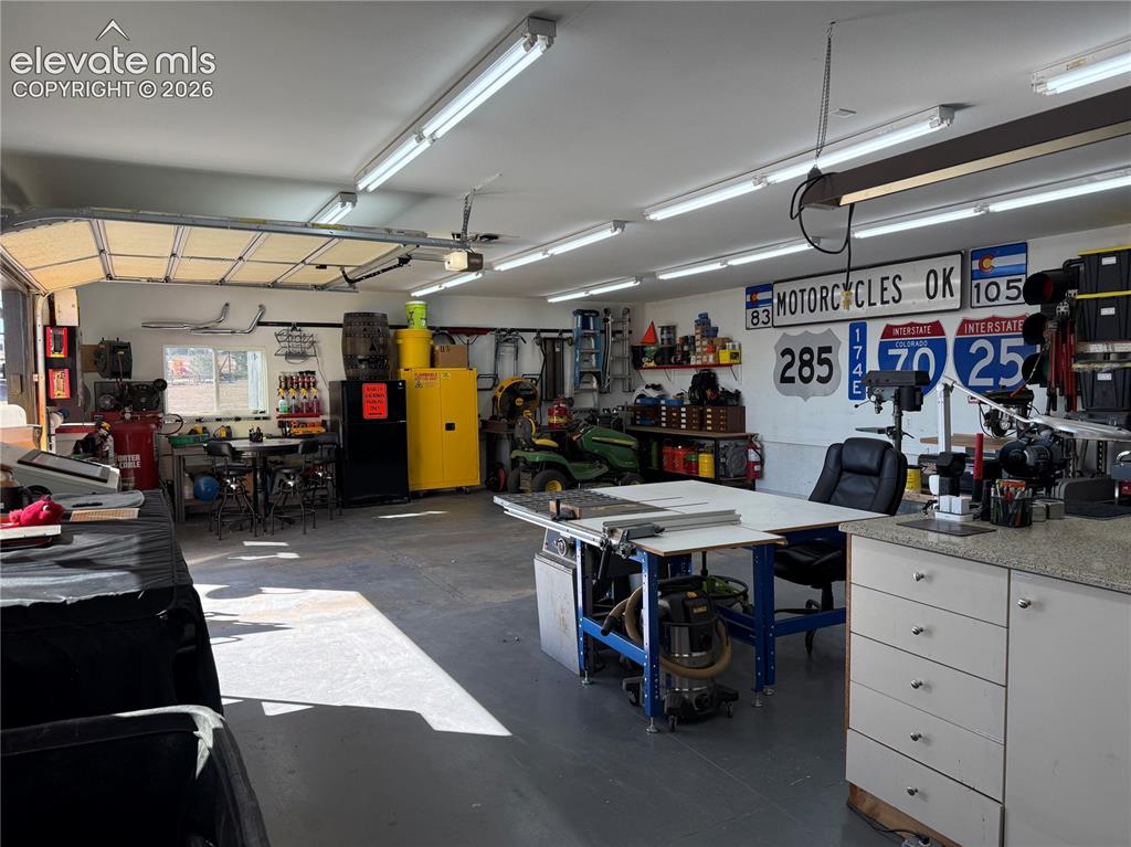 Image 40 of 50: Shop & Garage - Detached 