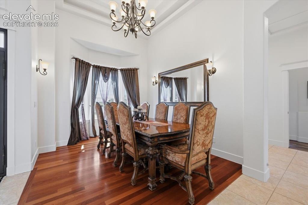 Image 5 of 50: Dining Room
