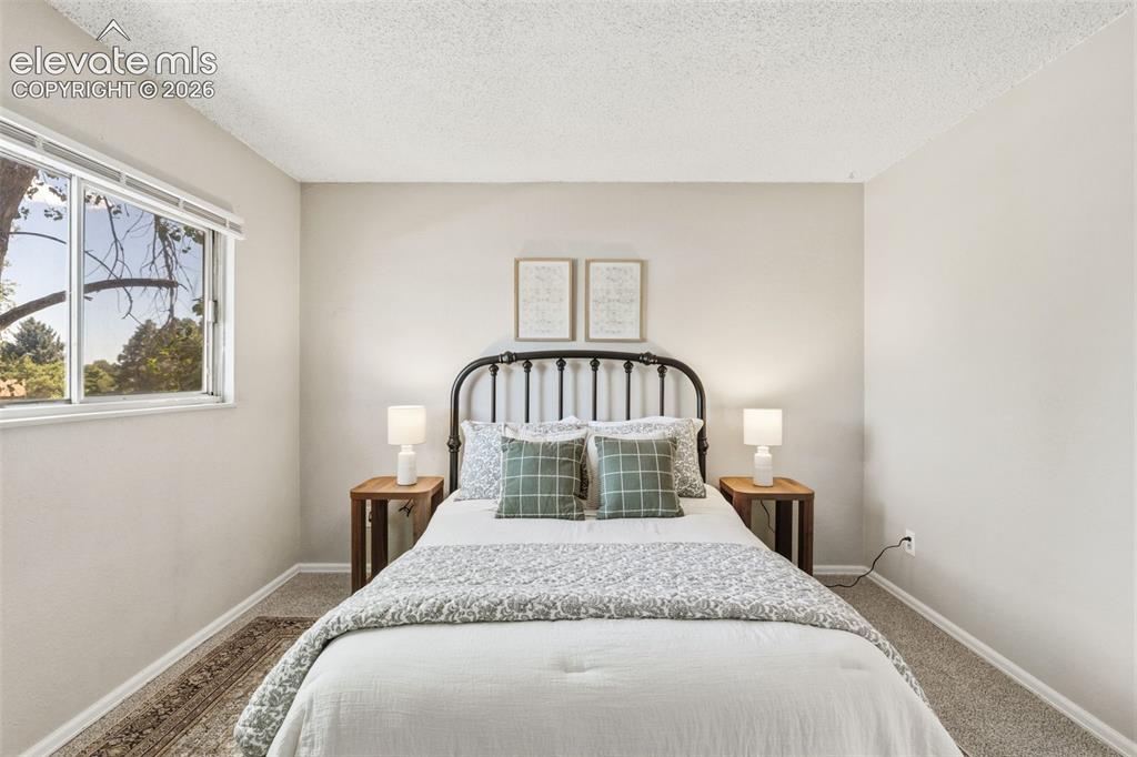 Image 18 of 31: Bedroom