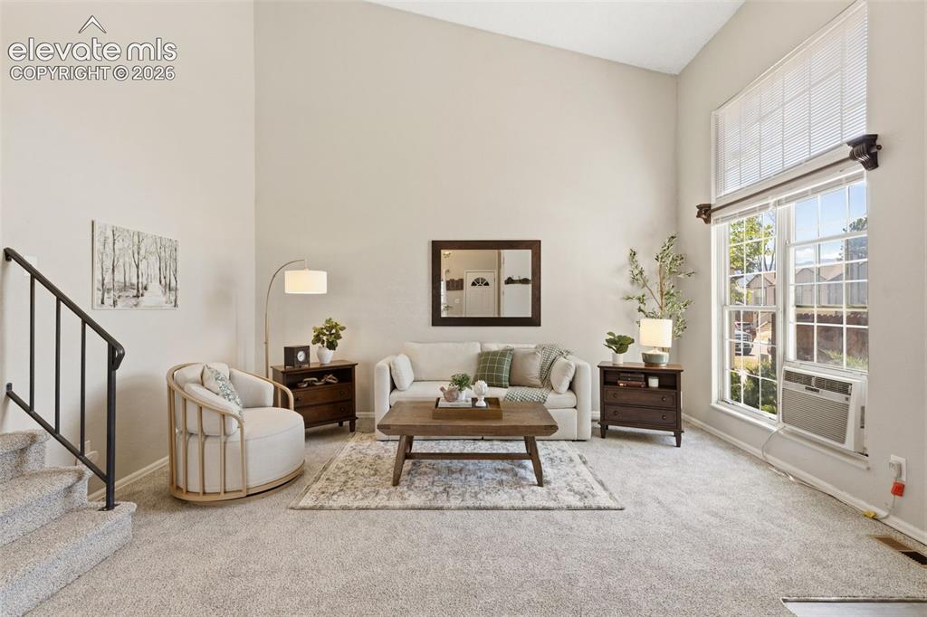 Image 4 of 31: Living Room