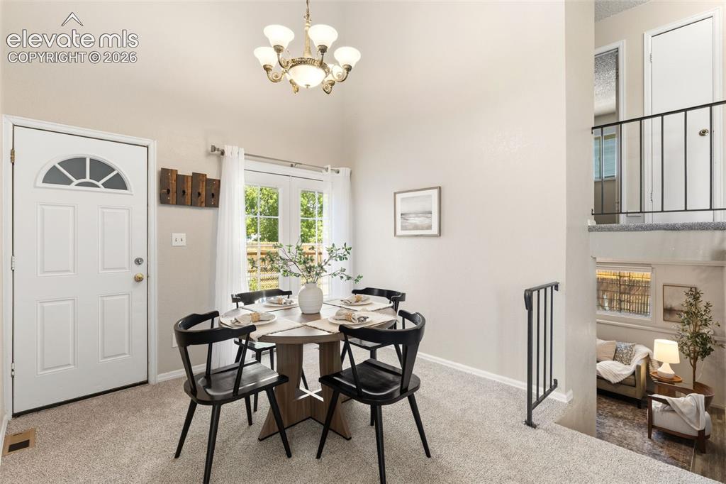 Image 6 of 31: Dining Area