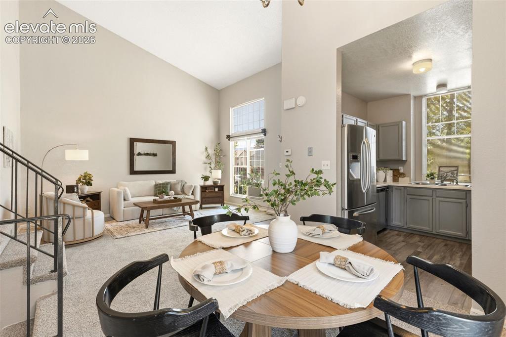 Image 7 of 31: Dining Area