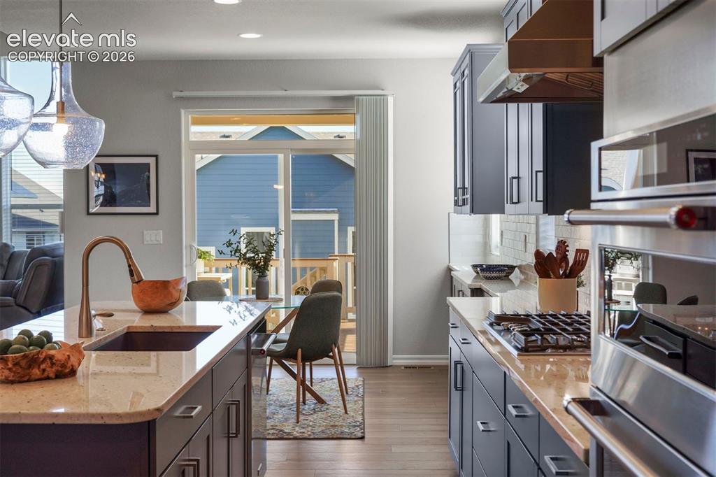 Image 14 of 43: Kitchen