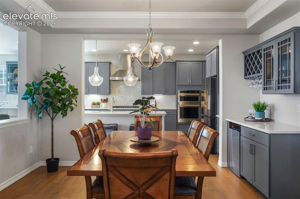 Image 17 of 43: Dining Area