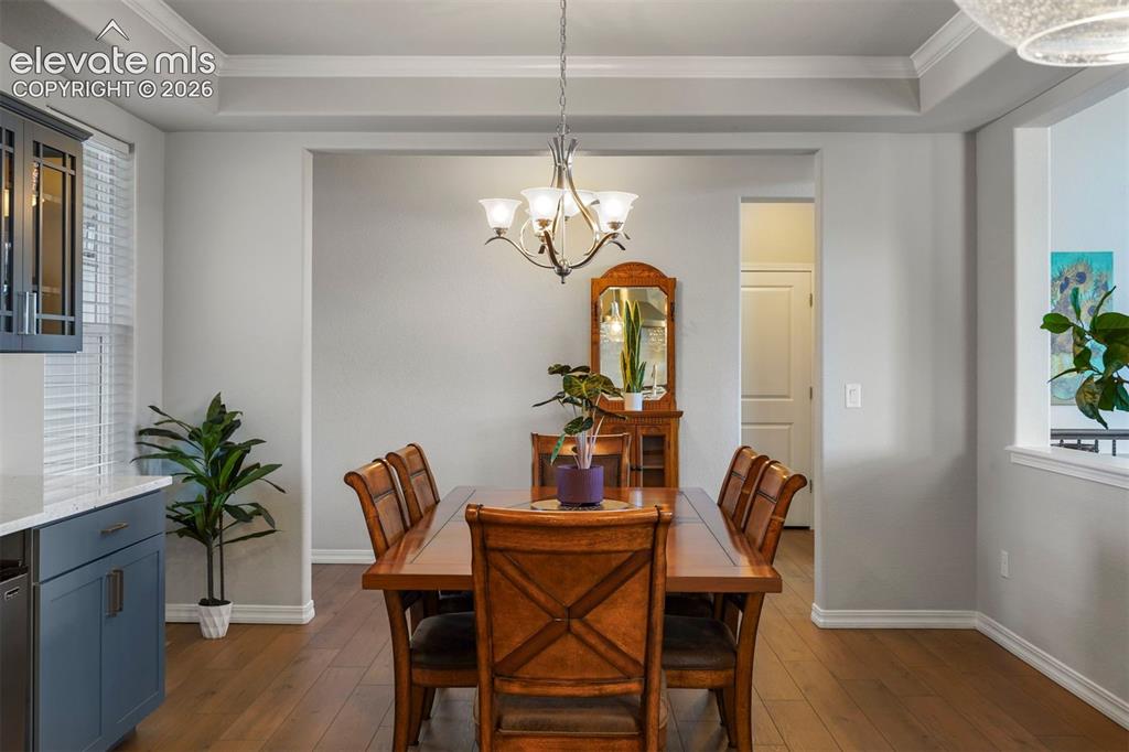 Image 18 of 43: Dining Area