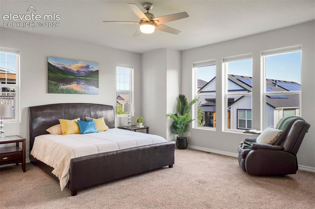 Image 19 of 43: Bedroom