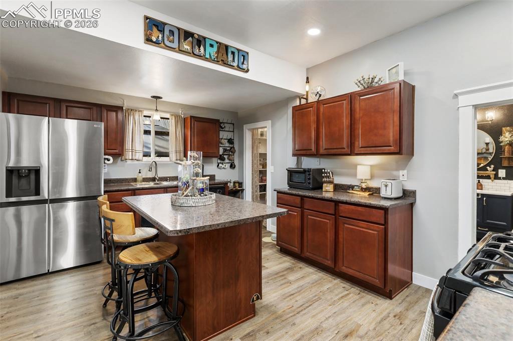 Image 13 of 38: Kitchen