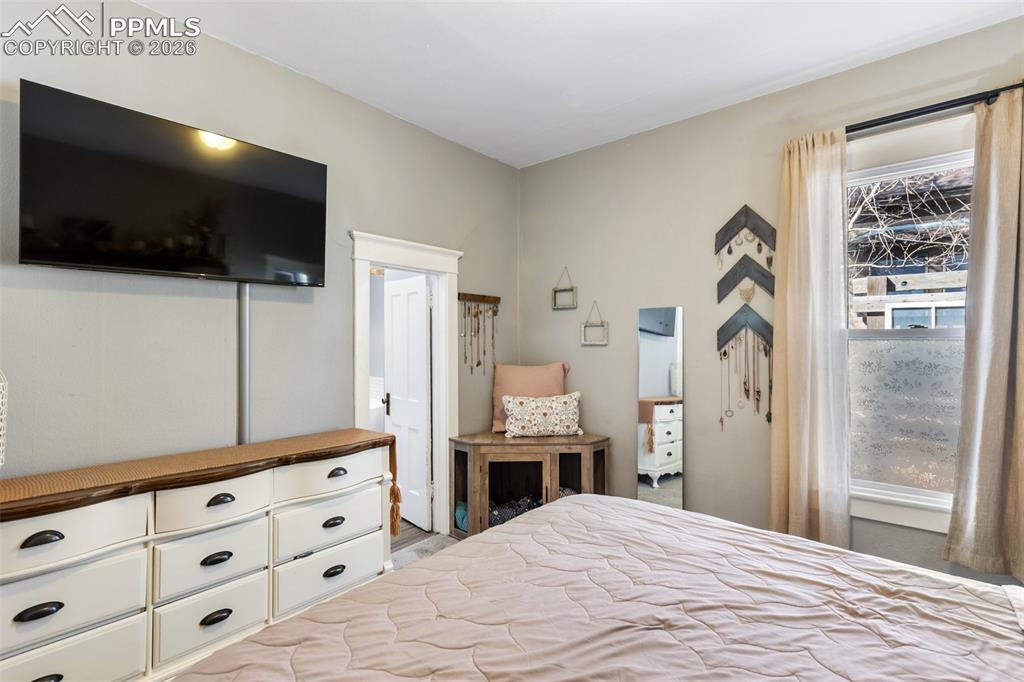 Image 20 of 38: Bedroom