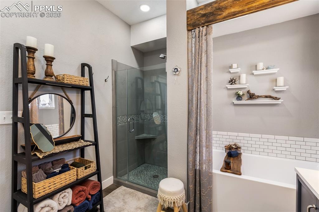 Image 23 of 38: Bathroom